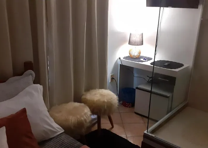 Banheiro De Vidro Em Suite Compacta.Centro