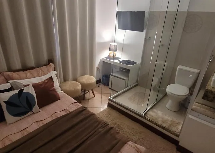 Banheiro De Vidro Em Suite Compacta.Centro